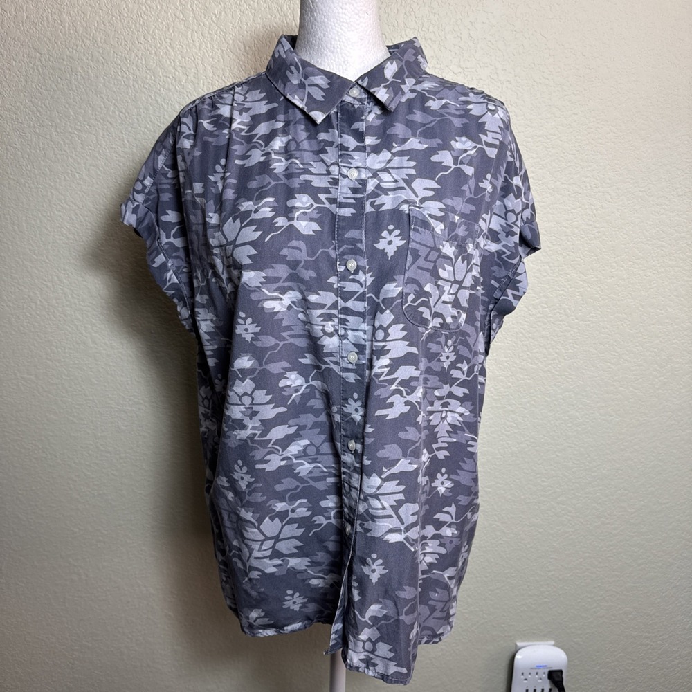 Pendleton Women's  Short Sleeve‎ Size L Blouse Button Front  Pocket Gray Preppy
